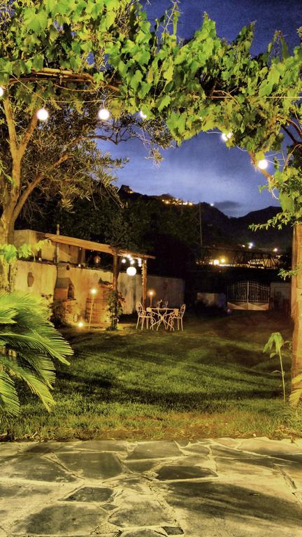 Casa Vacanze Borgo Borghese SantʼAlessio Siculo Exteriör bild